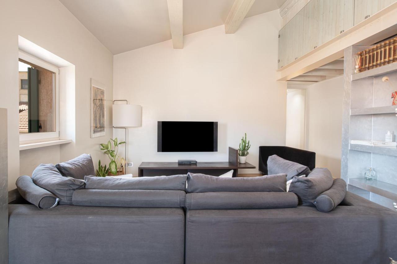 Stunning Top Floor Flat In The Heart Of Verona Kültér fotó